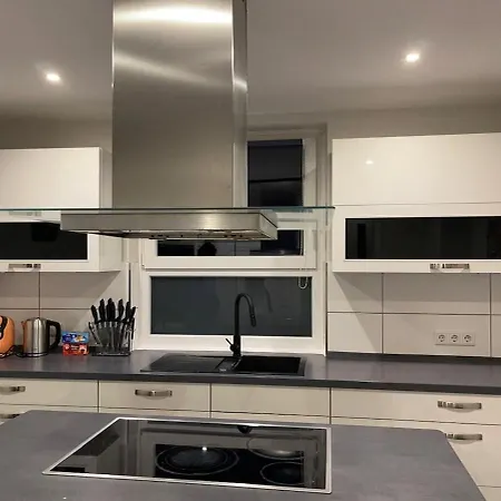 Holiday home Komfortable Gepflegte Einfamilienhaus-max 8 Pers Bremen